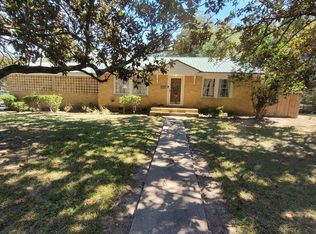 2517 Old Bay Springs Rd, Laurel, MS 39440
