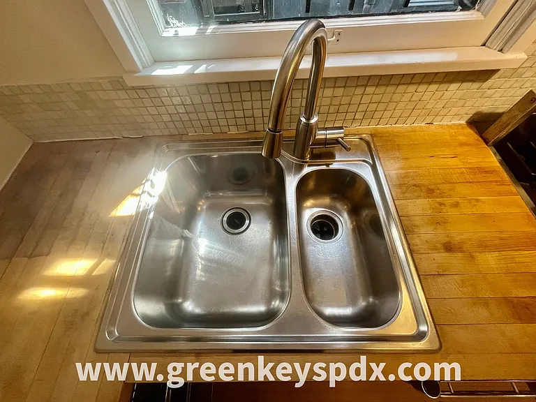 2182 NW Hoyt St #8 — Photo 10