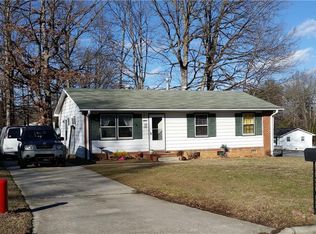 1461 Kingsway Dr, High Point, NC 27260