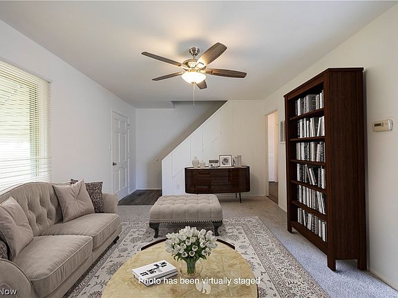 3rd image of 19802 Meadowlark Ln