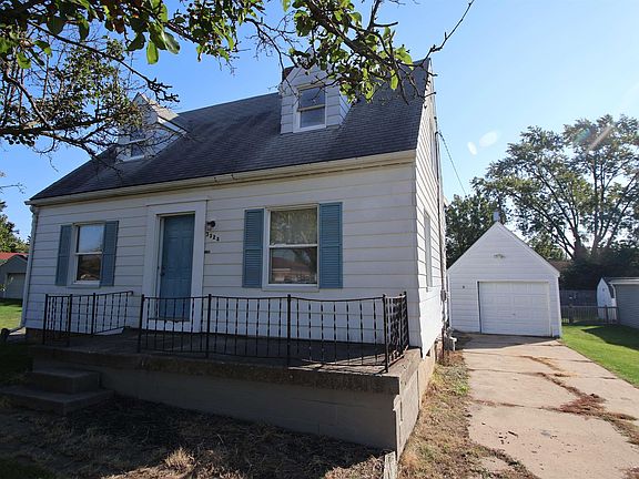 2nd image of 3324 N Sterling Ave