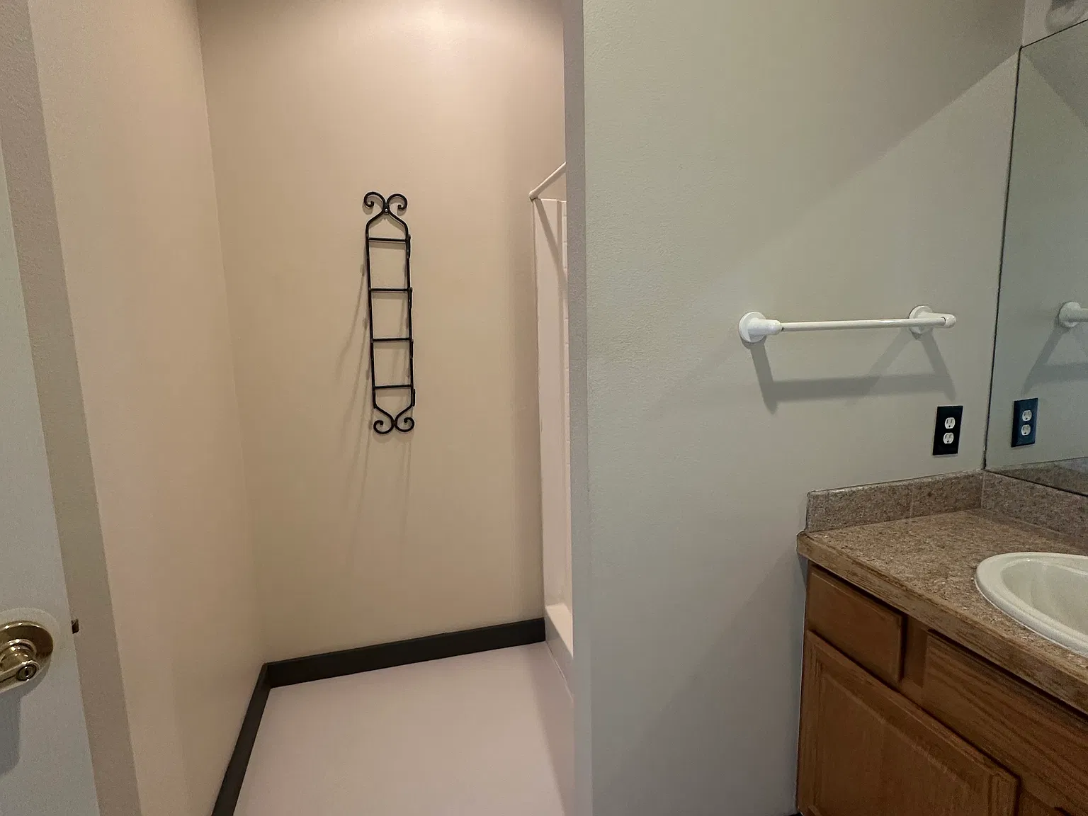 2 bed, 1128 sqft, $3,600 — Photo 4