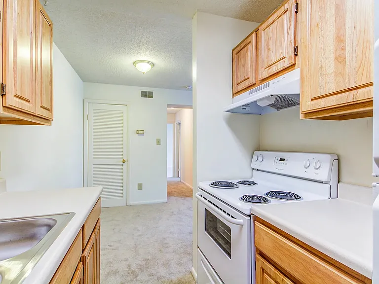 Berkshire Apartments — Photo 19