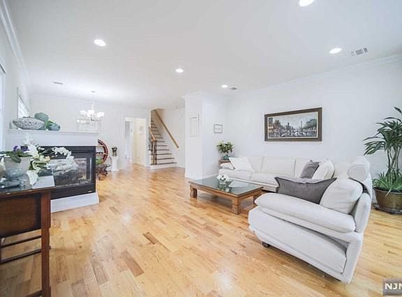 3rd image of 448 North Ave #A