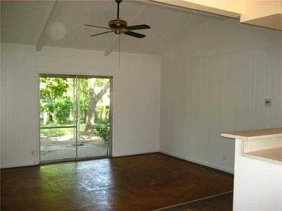 3rd image of 1006 Colony North Dr