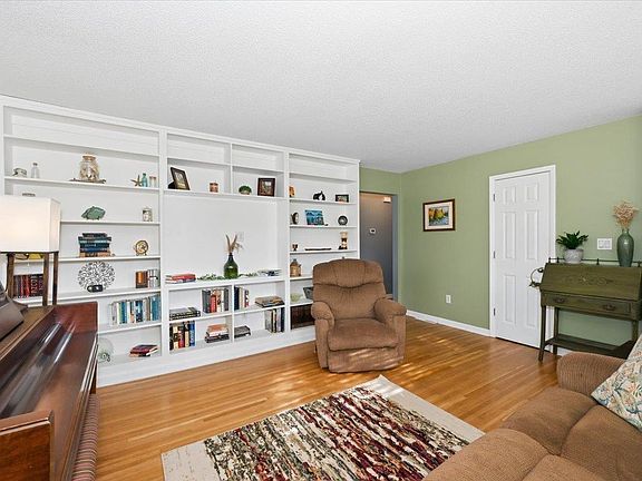 5th image of 1627 Missouri Ave