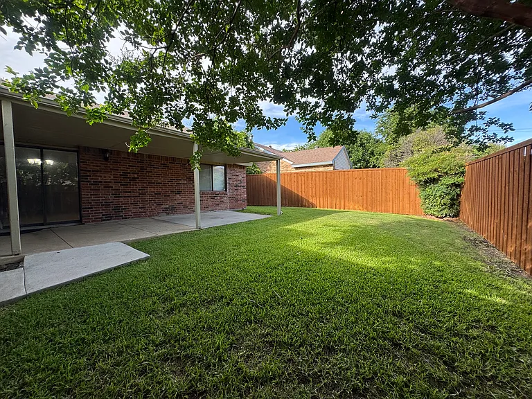 1104 Kesser Dr — Photo 24
