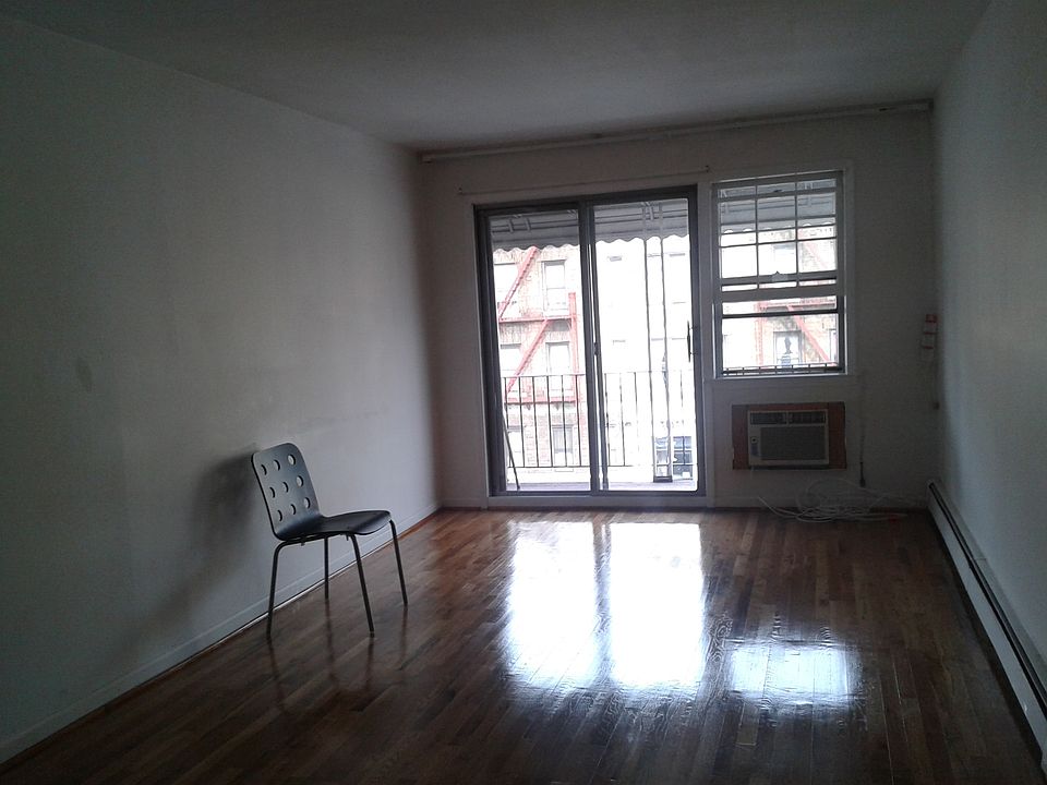 1st image of 2449 32nd St