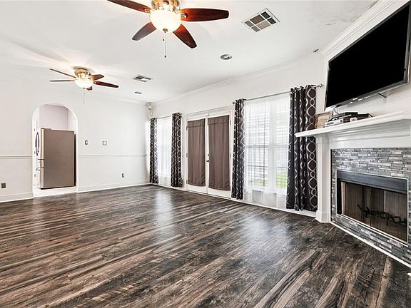 5th image of 140 E Lakeview Dr