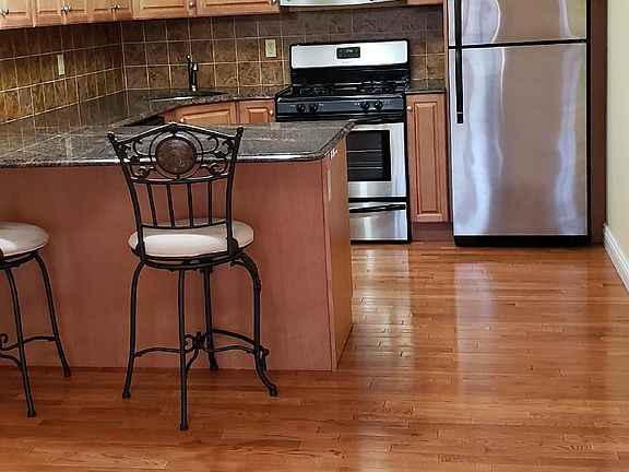 Lots of Cabinets & drawers