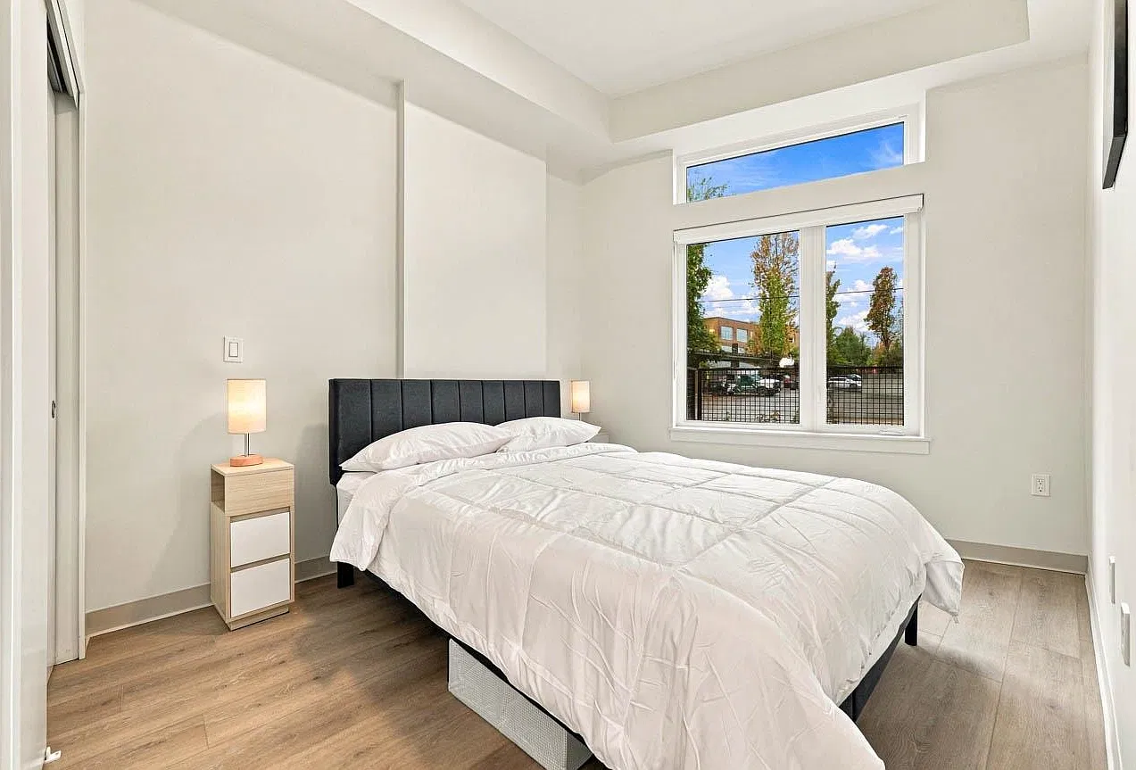 2 bed, 693 sqft, $3,675 — Photo 3