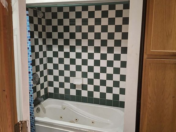 3rd image of 3005 S Pershing Dr