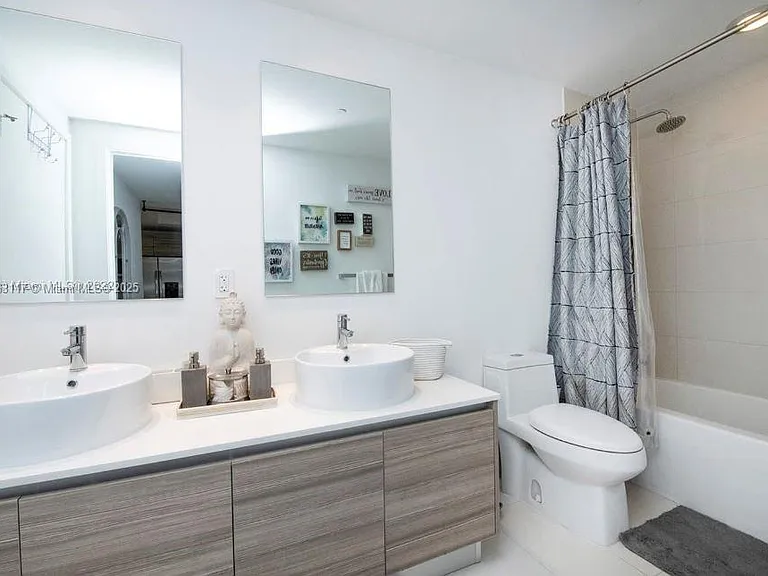 121 NE 34th St #1603 — Photo 11