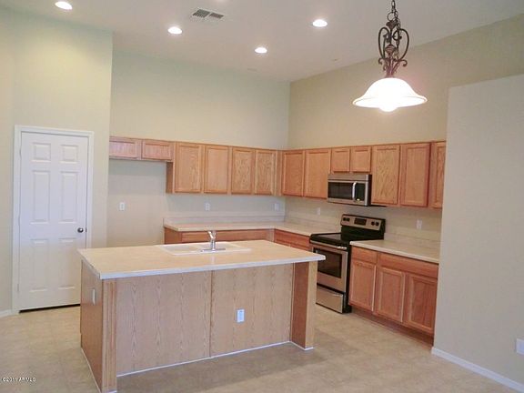 3rd image of 44270 W Sedona Trl