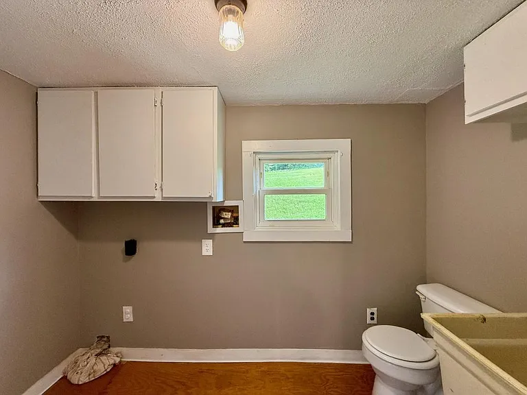 6710 Cedar Creek Rd — Photo 17