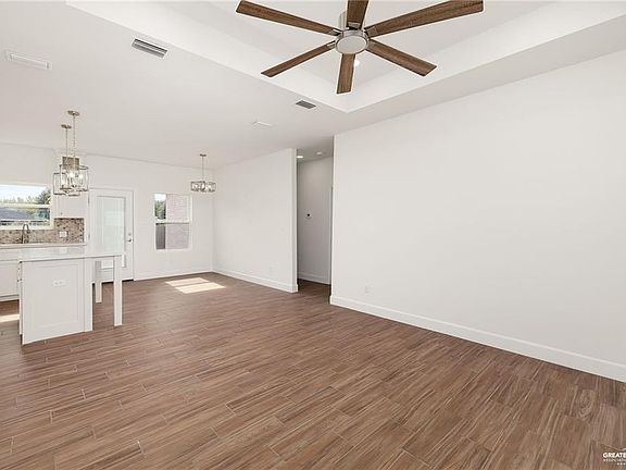 5th image of 2110 Trinity St