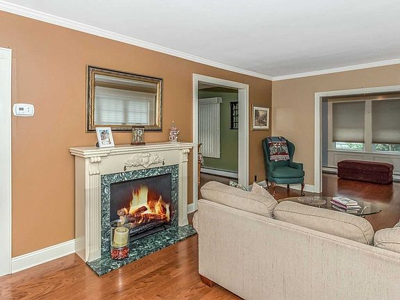 3rd image of 148 Richmond Ave