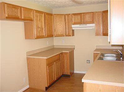 3rd image of 223 Vista Ave