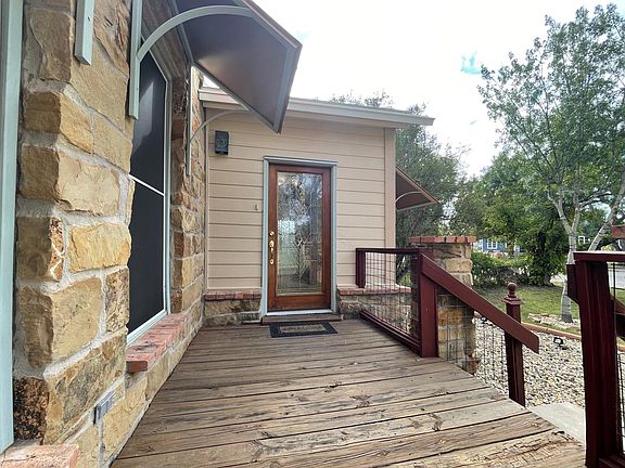 3rd image of 1616 Kenwood Dr