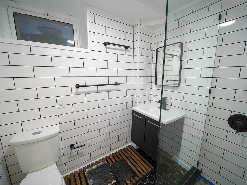 2nd image of 21-39 37th St #3