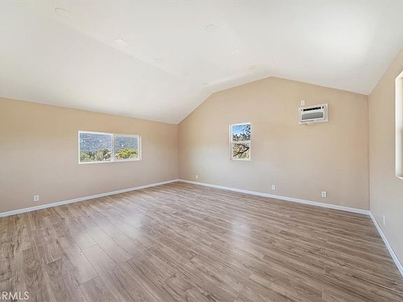 3rd image of 63285 Pinyon Dr