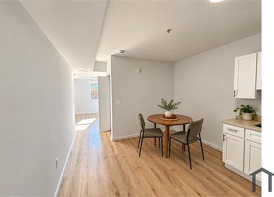 3 bed, $2,695 — Photo 4