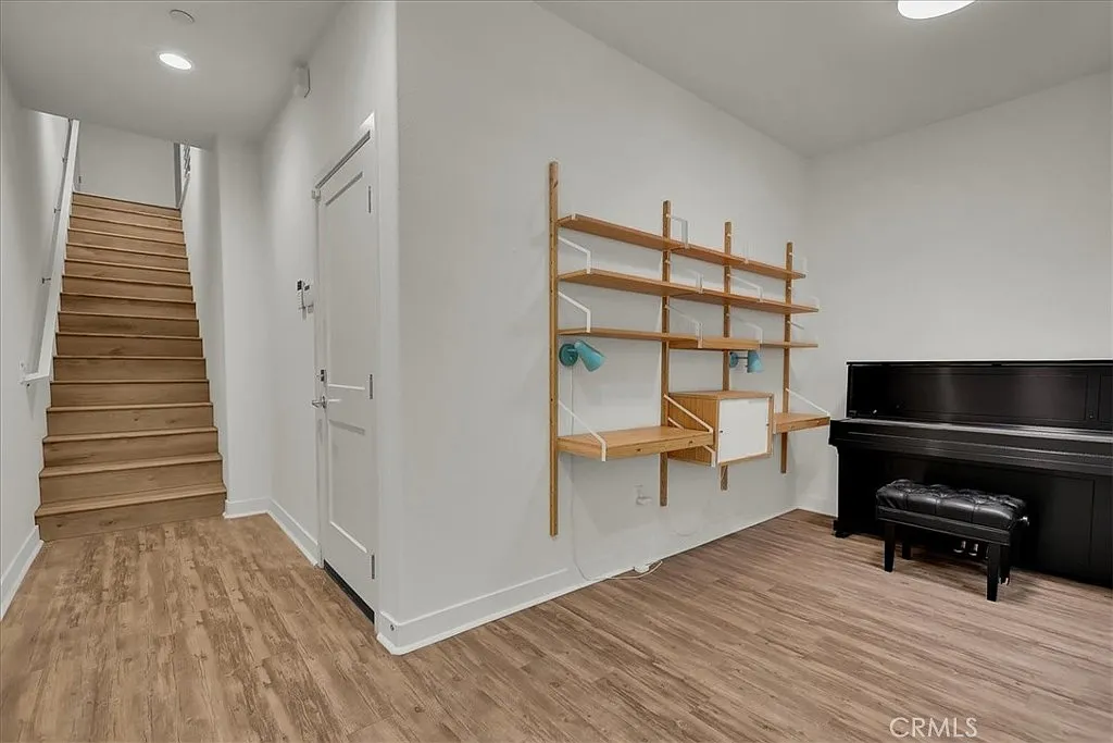 3 bed, 1495 sqft, $3,650 — Photo 3