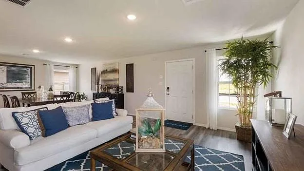 3 bed, 1440 sqft, $1,550 — Photo 3