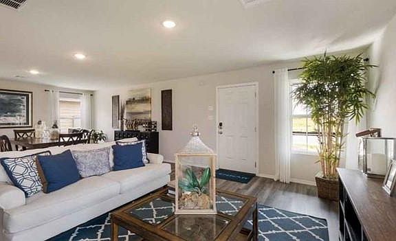 3rd image of 5832 Antonio Pl