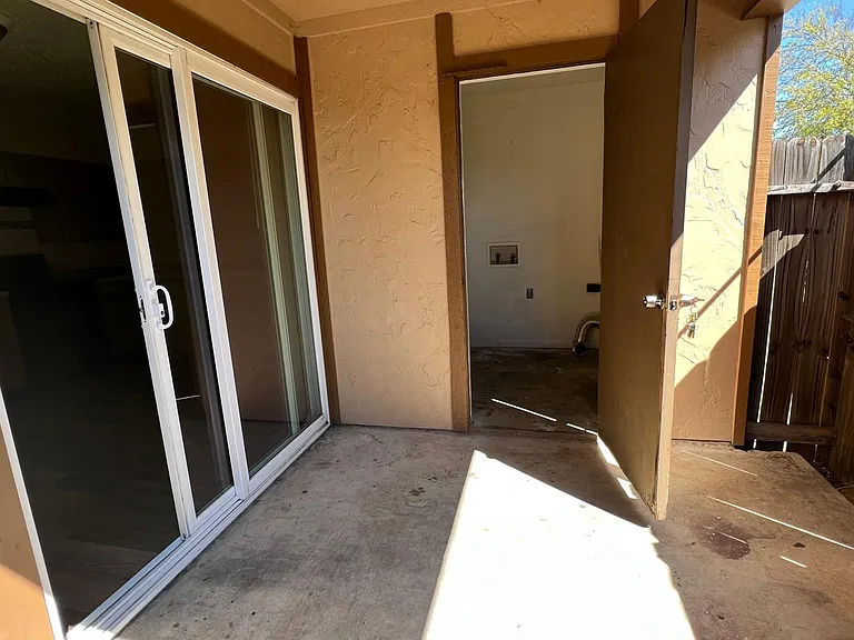 2110 Hunt Dr #B — Photo 9