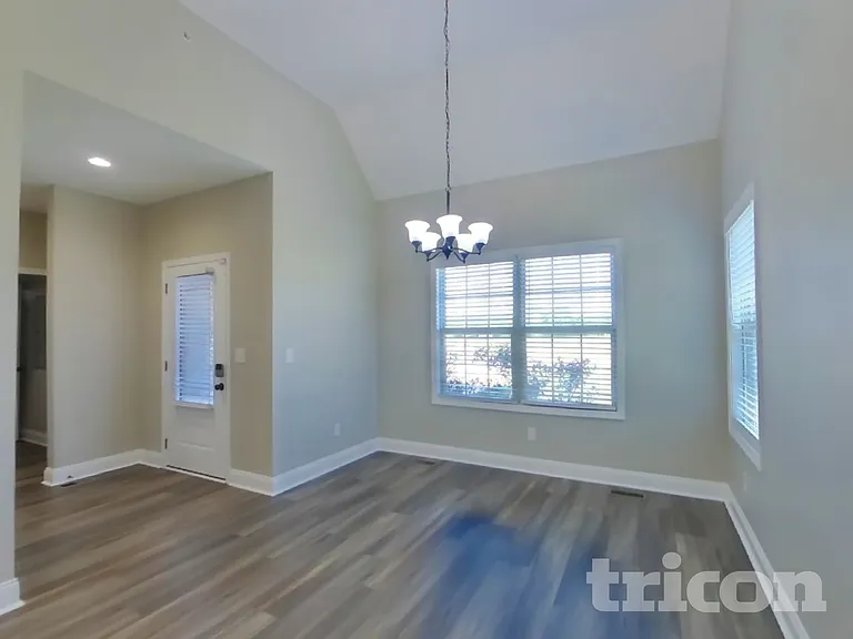 109 Jesse Dr — Photo 5
