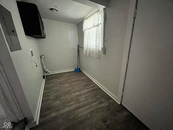 4th image of 306 N 11th St