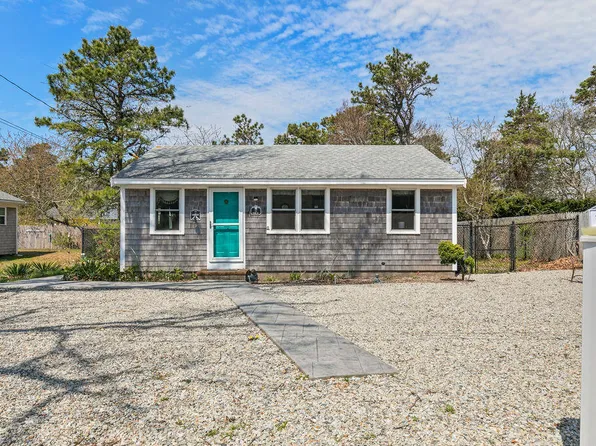 17 Wixon Road, Dennis Port, MA 02639
