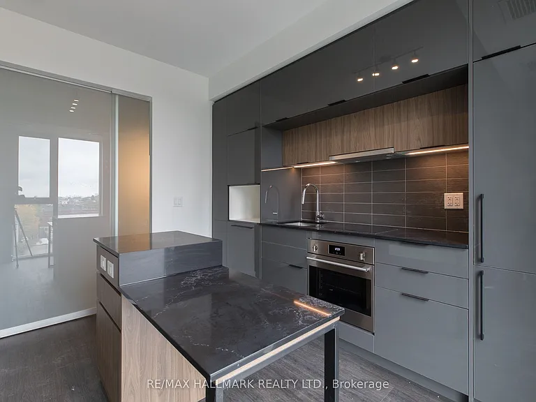 185 Alberta Ave #607 — Photo 3