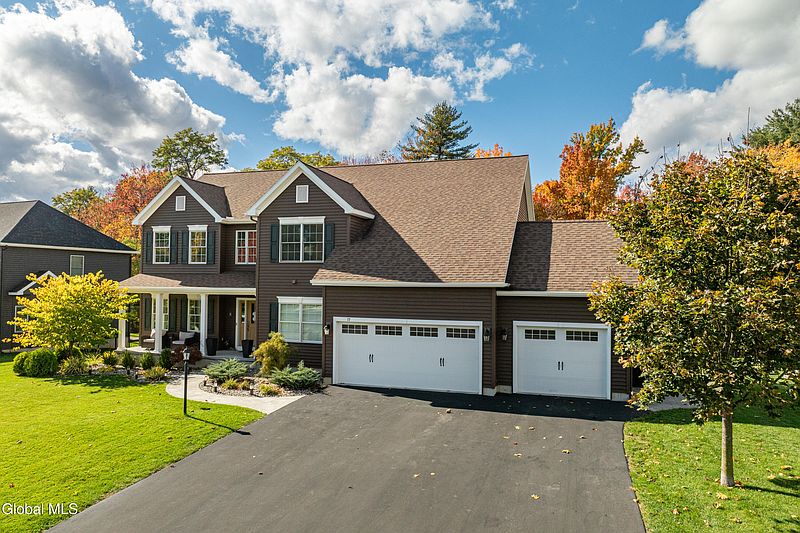 5th image of 77 Tamarack Lane