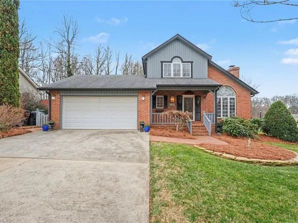 1007 Kings Arms Ct, High Point, NC 27262