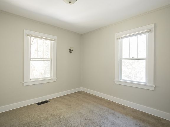 843 17th Street A Bedroom