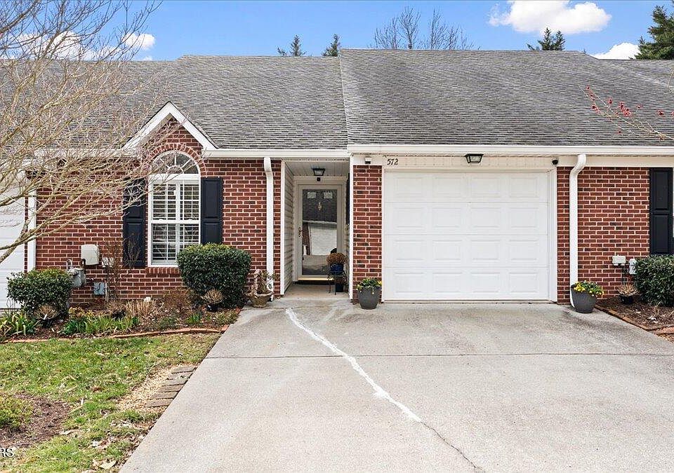 1st image of 572 Brookshire Way