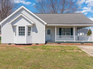 121 Roscommon Ln, Clayton, NC 27520