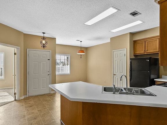 4th image of 11 Thornbury