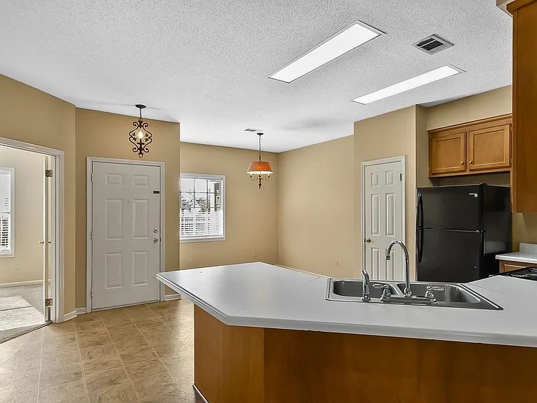 11 Thornbury — Photo 4