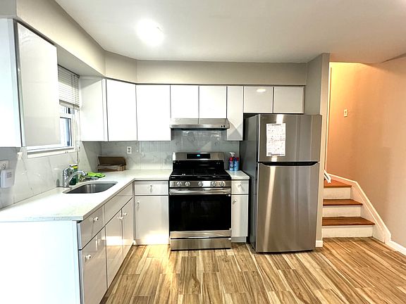 2nd image of 37 Mulberry Cir #1