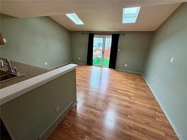 5452 Borgase Ln — Photo 2