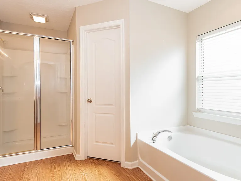12099 Hayden Lakes Cir — Photo 10