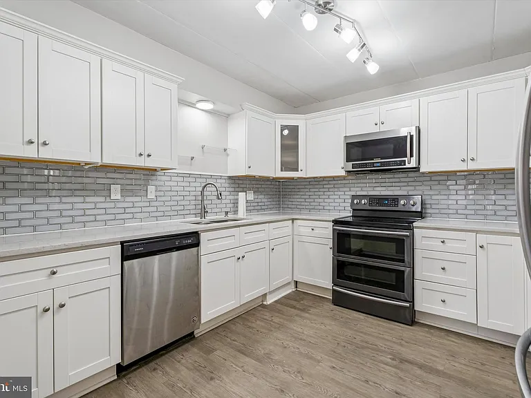 400 Glendale Rd #D-44 — Photo 2