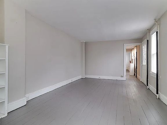 2nd image of 112 8th St
