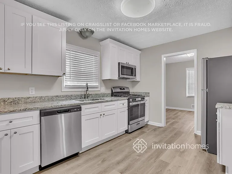 835 Brompton Ct — Photo 7