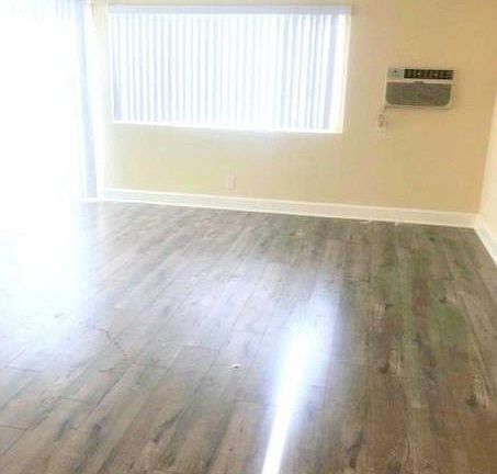 2nd image of 17938 Burbank Blvd #122