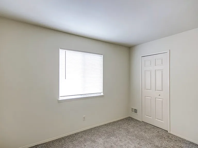 Jamestown Village Apartments — Photo 17