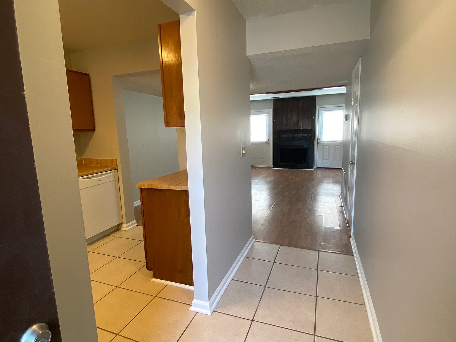 2 bed, 1.5 bath, 1064 sqft, $1,200 — Photo 2